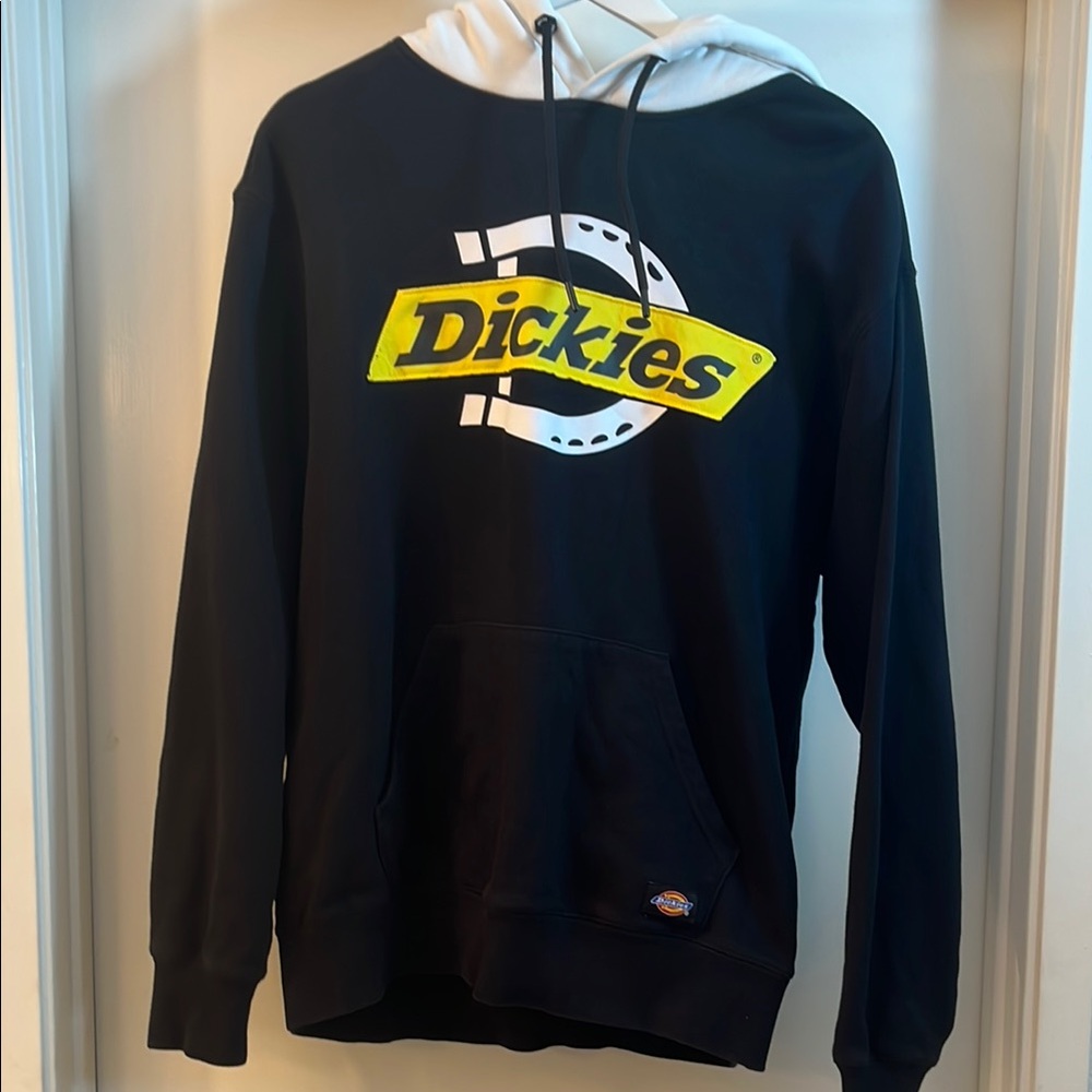 Dickies Black and White Sweater Casual Comfort